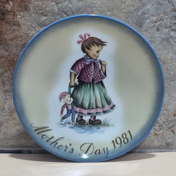 Schmid Hummel Mothers Day 1981 Playtime Decorative Wall Hanging Plate - Picture 1 of 11